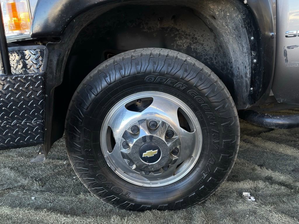 Used 2013 Chevrolet Silverado 3500 LTZ w/ LTZ Plus Package image 13