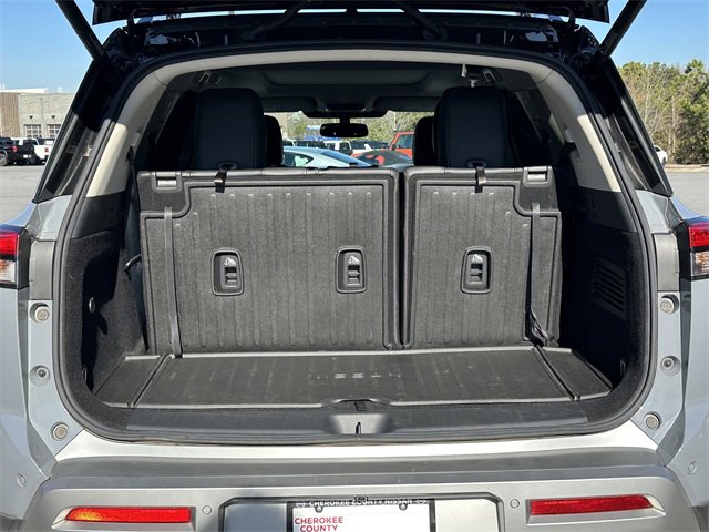 Used 2022 Nissan Pathfinder Platinum w/ Cargo Package image 19