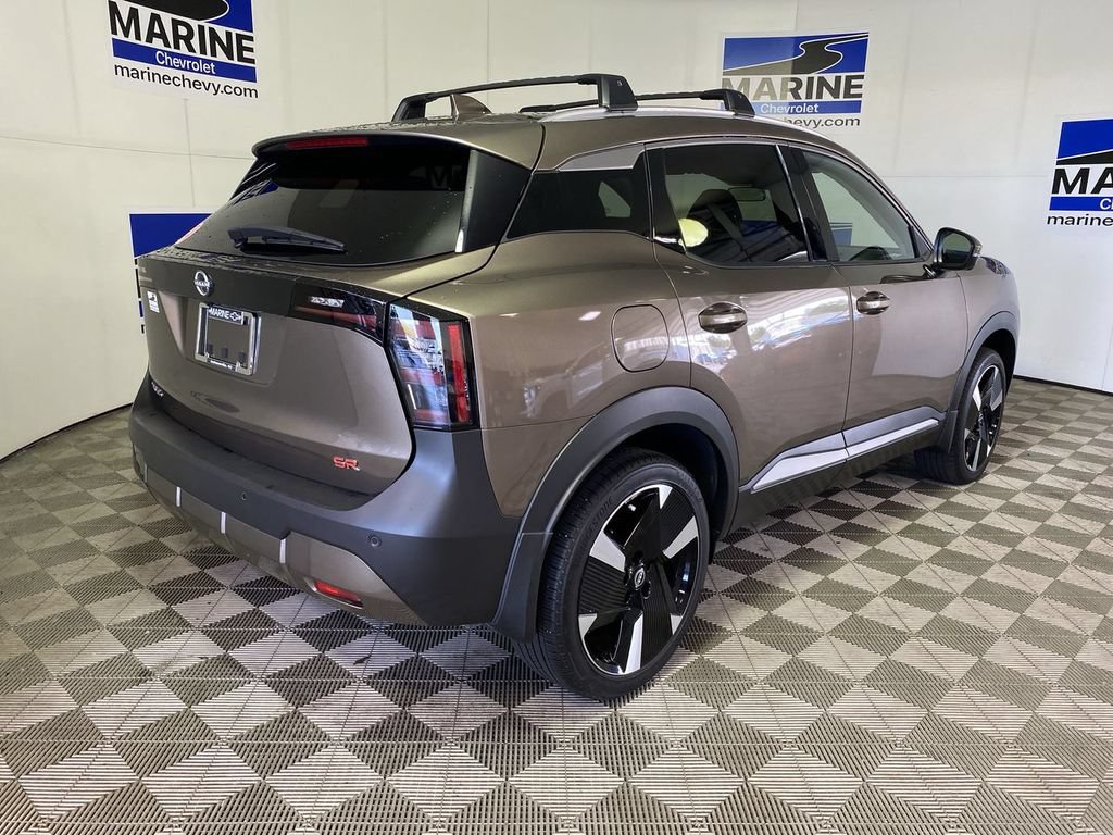 Used 2025 Nissan Kicks SR FWD image 13