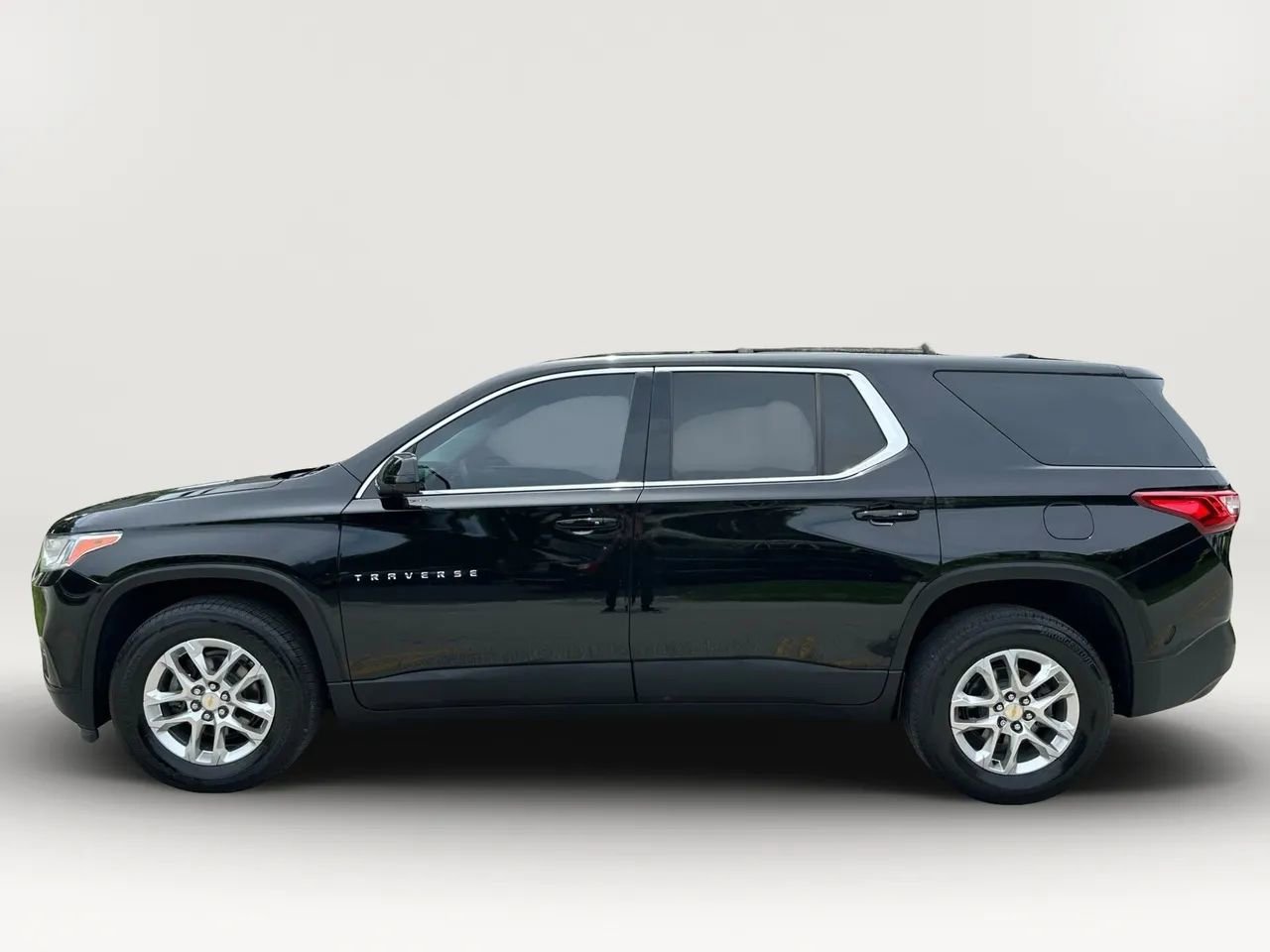 Used 2020 Chevrolet Traverse LS image 6