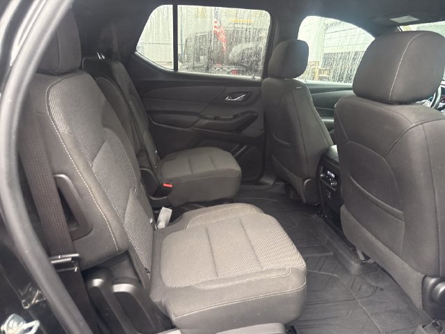Used 2022 Chevrolet Traverse LT FWD image 30