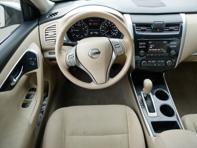 Used 2014 Nissan Altima 2.5 SV image 9