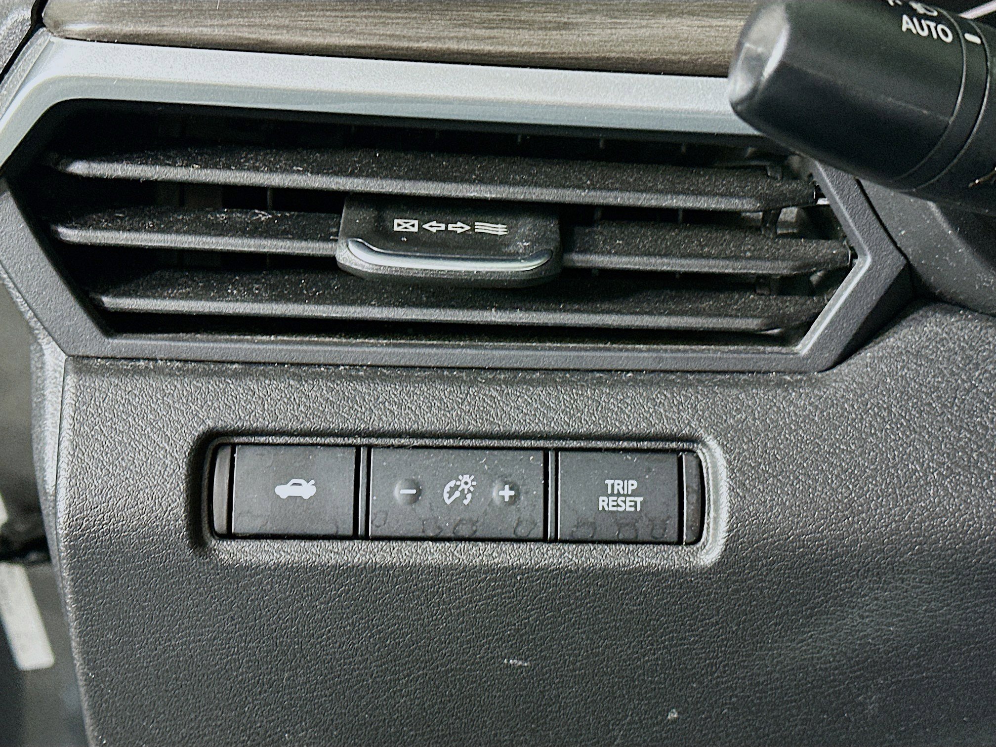 Used 2025 Nissan Altima 2.5 SV image 17