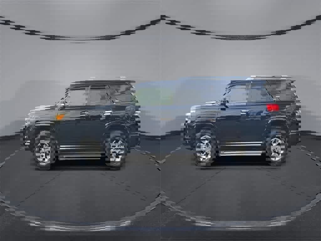 Used 2013 Toyota 4Runner SR5 image 5