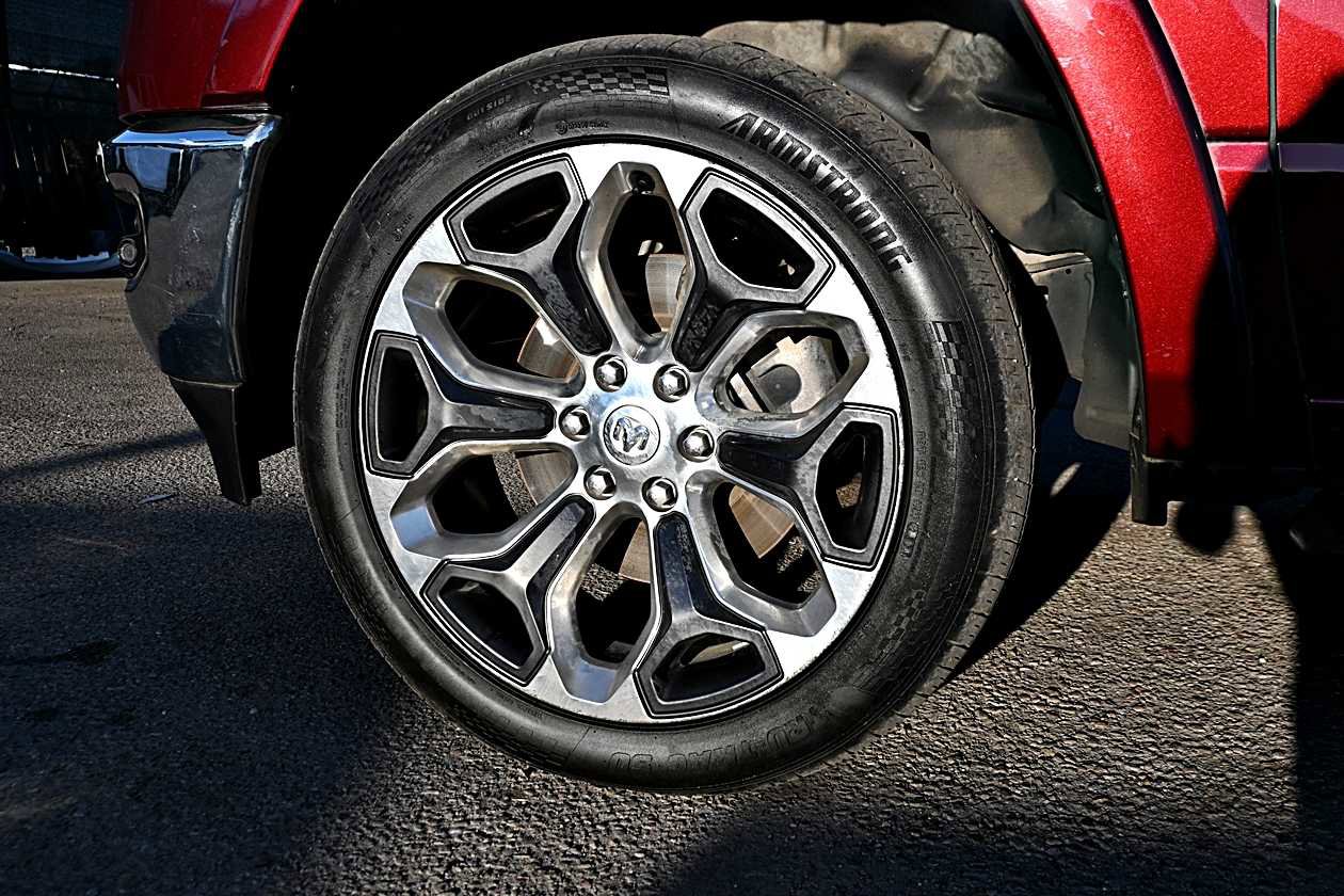 Used 2022 RAM 1500 Limited image 9