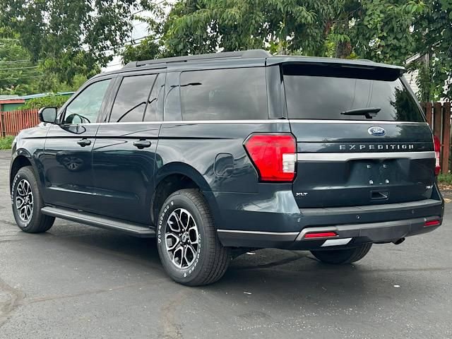 Used 2022 Ford Expedition Max XLT image 12