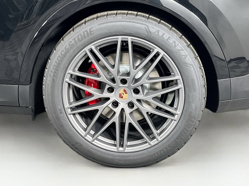 New 2026 Porsche Cayenne S AWD/4WD image 33