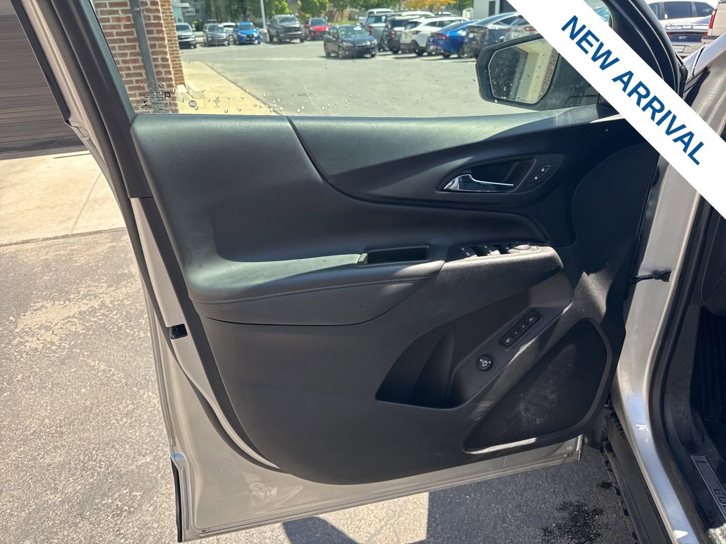Used 2021 Chevrolet Equinox Premier AWD/4WD image 17