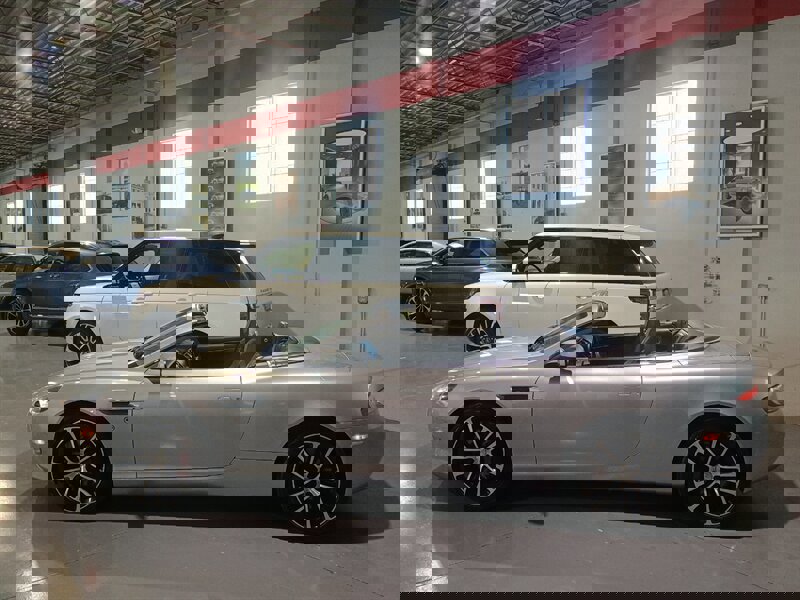 Used 2009 Aston Martin DB9 Volante image 2