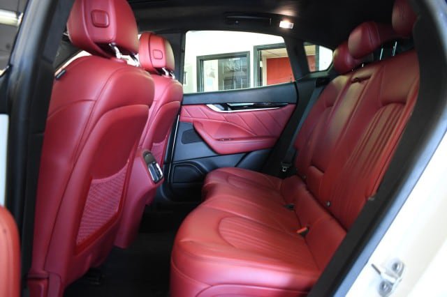 Used 2023 Maserati Levante GT AWD/4WD image 23