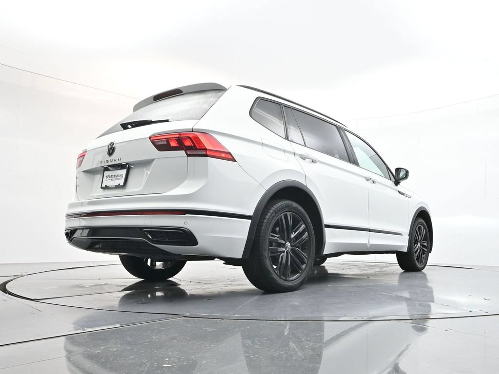 Used 2022 Volkswagen Tiguan SE R-Line FWD image 32