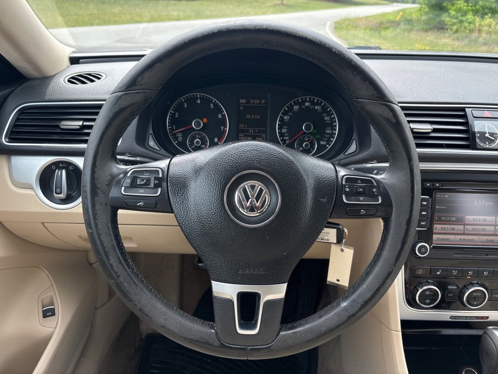 Used 2012 Volkswagen Passat 2.5 SE FWD image 13
