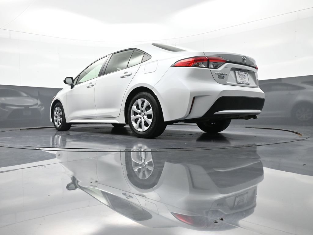 Certified 2022 Toyota Corolla LE FWD image 31