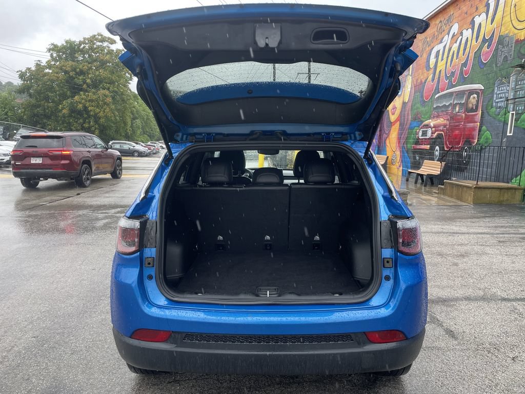 Used 2024 Jeep Compass Latitude AWD/4WD image 13