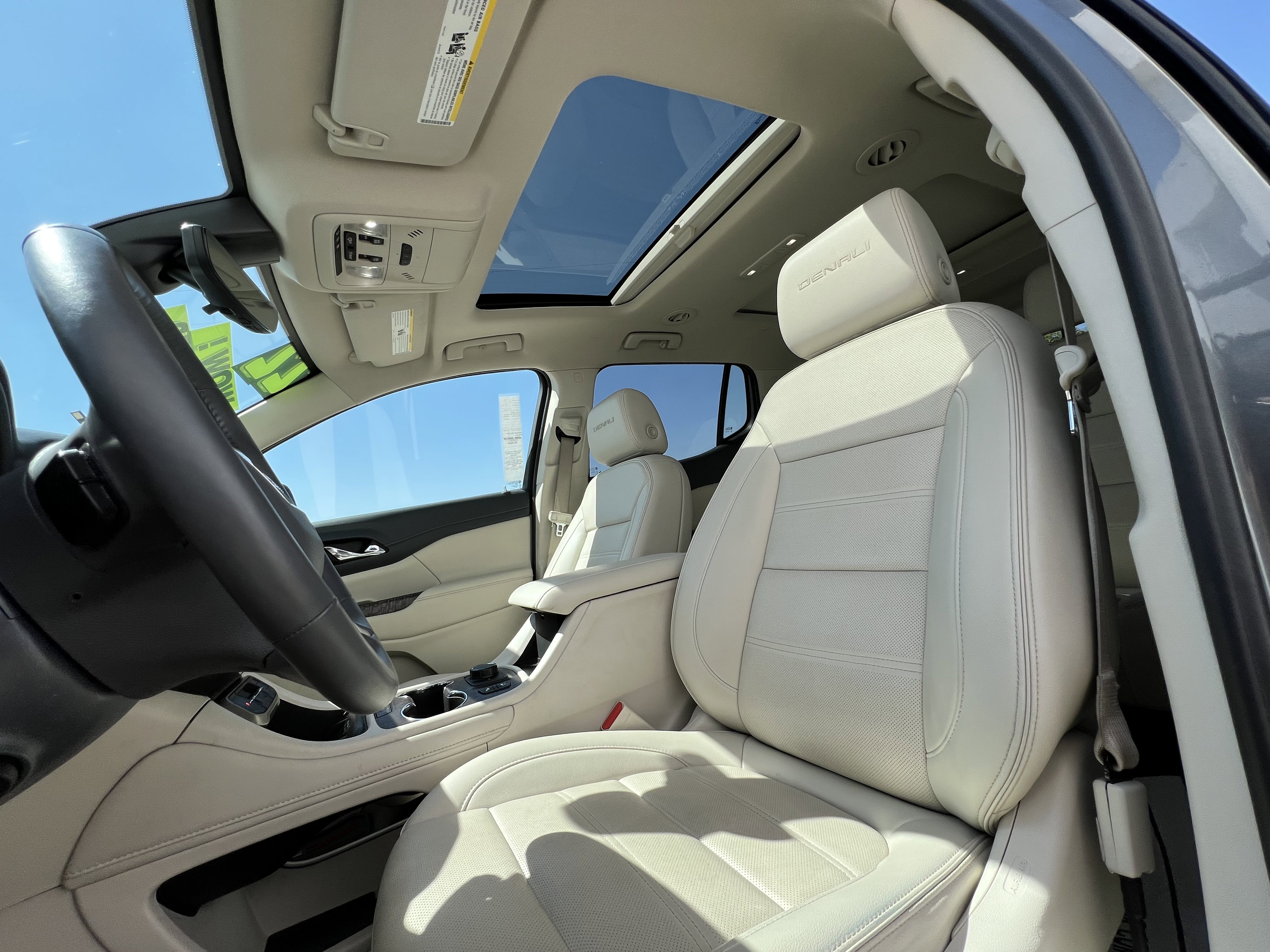 Used 2022 GMC Acadia Denali w/ Denali Ultimate Package image 15