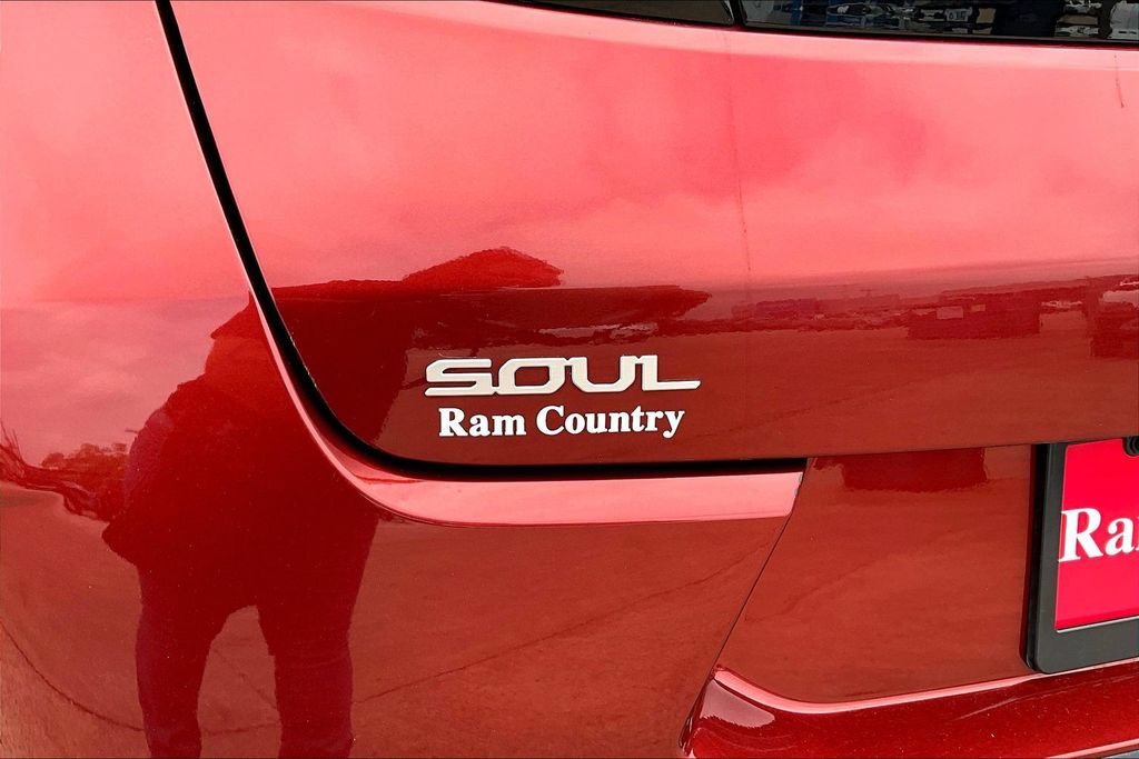 Used 2025 Kia Soul LX w/ LX Technology Package FWD image 24