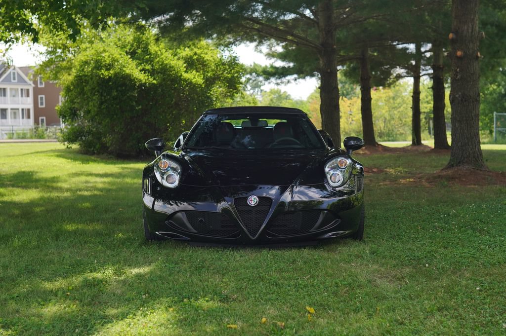 Used 2019 Alfa Romeo 4C Spider RWD image 2