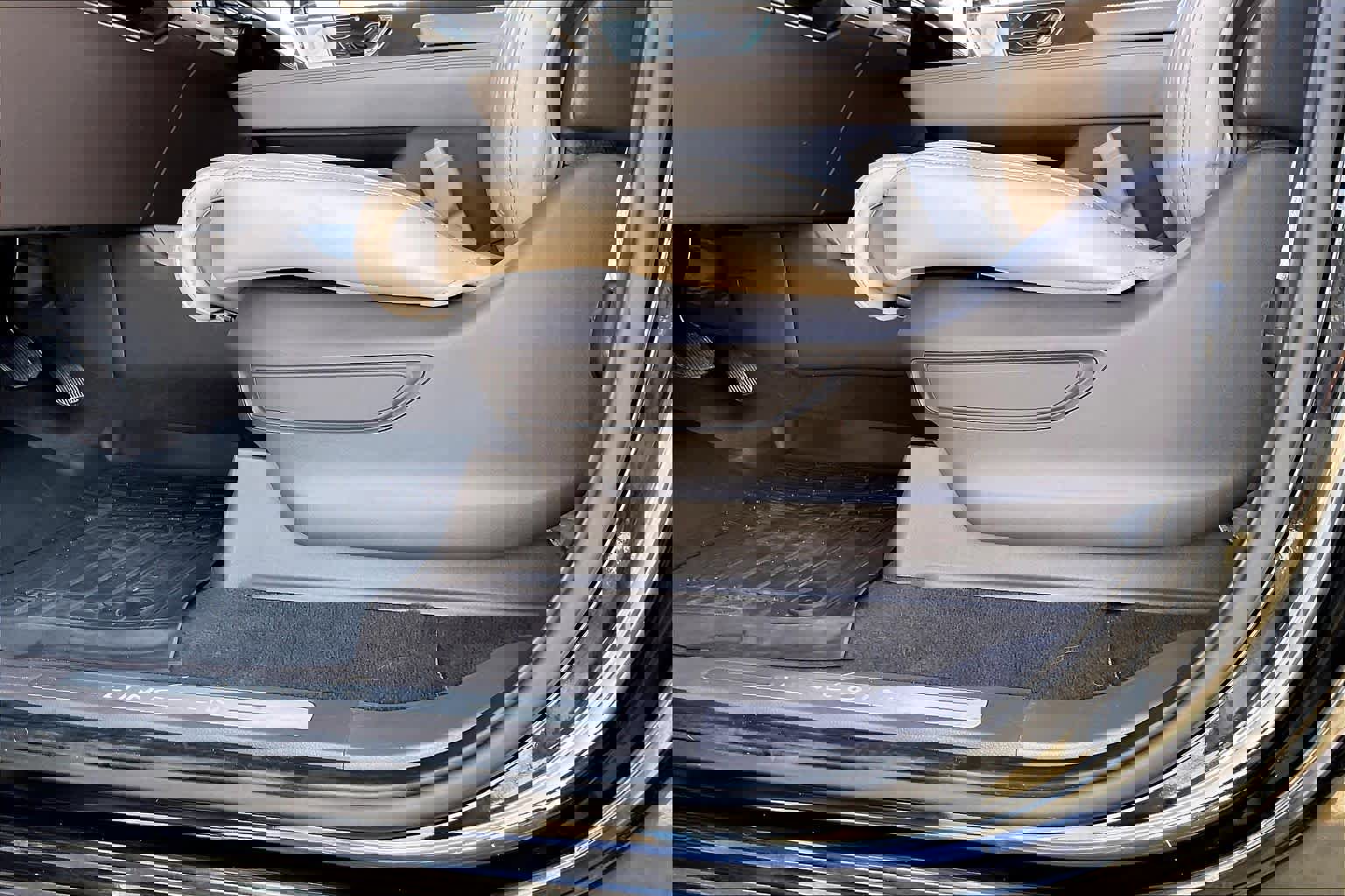 Used 2023 Lincoln Navigator Reserve image 32