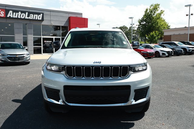 Used 2023 Jeep Grand Cherokee L Laredo RWD image 2
