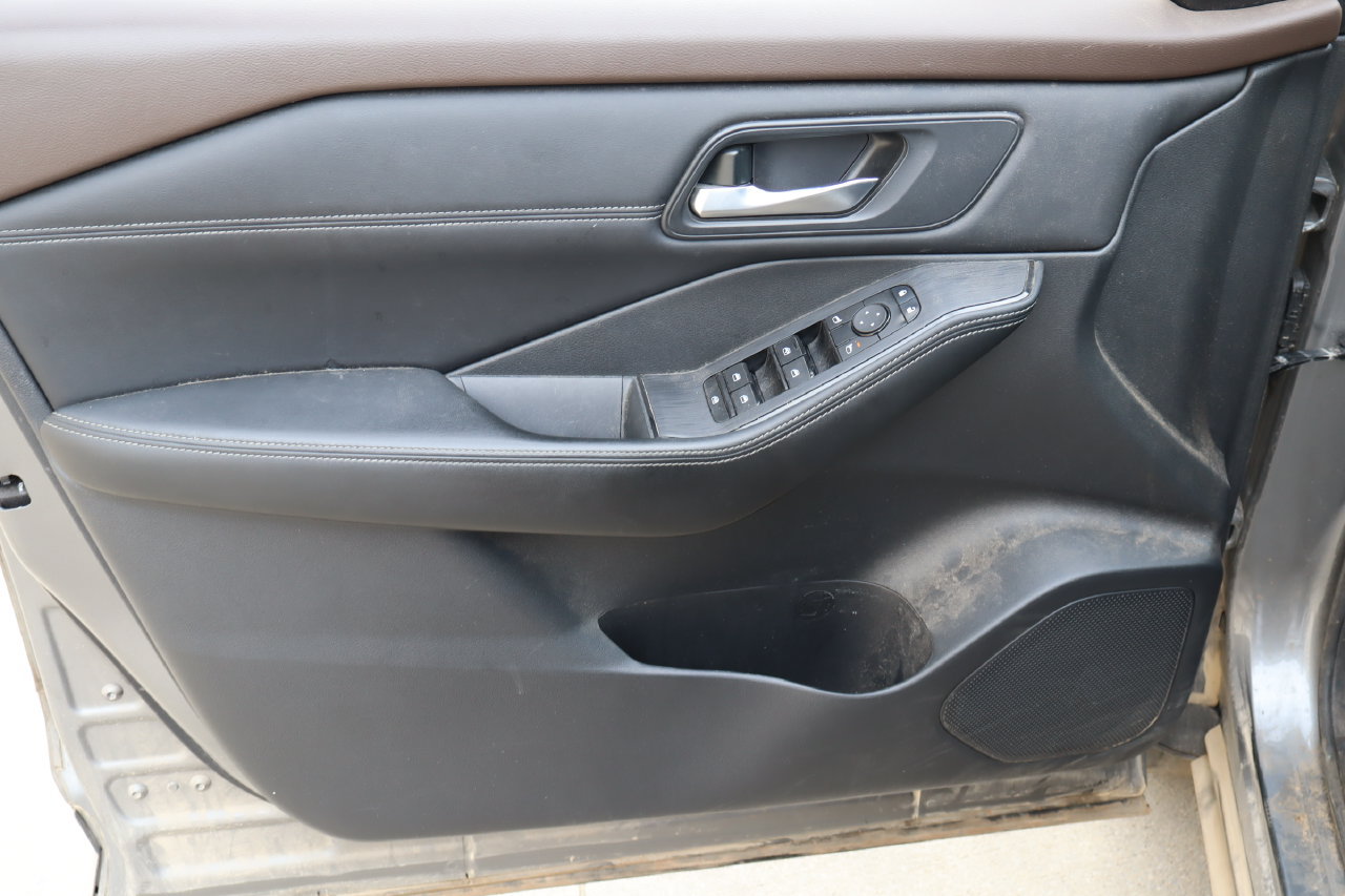 Certified 2023 Nissan Rogue SV w/ SV Premium B Package FWD image 19