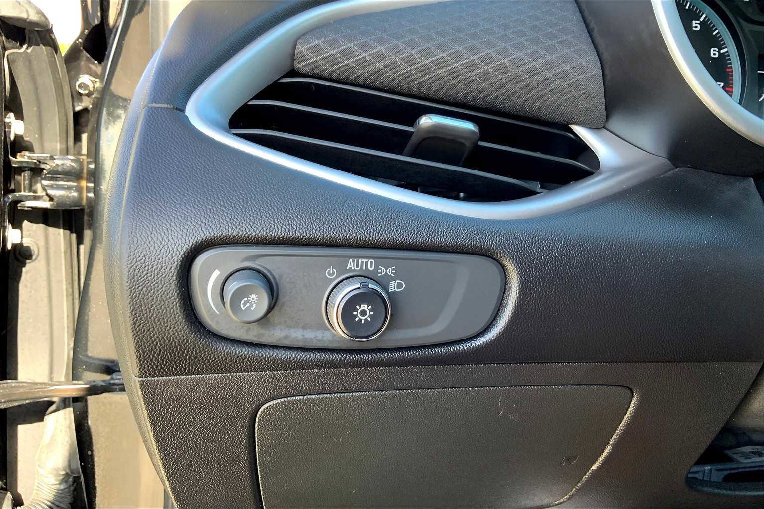 Certified 2023 Chevrolet Malibu LS image 34