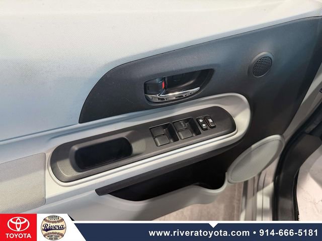 Used 2014 Toyota Prius C Three FWD image 4