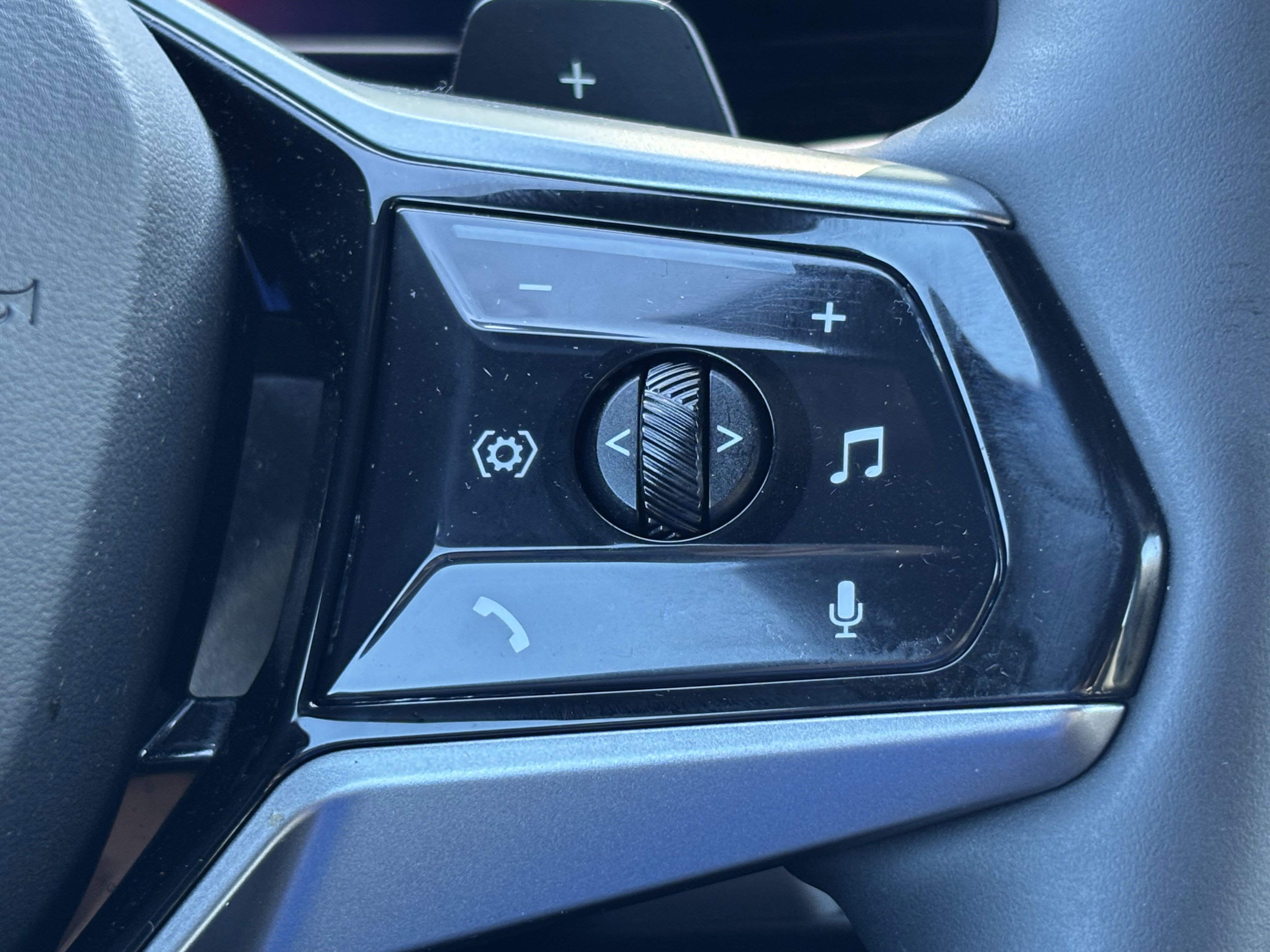 Used 2025 BMW 530i xDrive w/ Premium Package AWD/4WD image 20