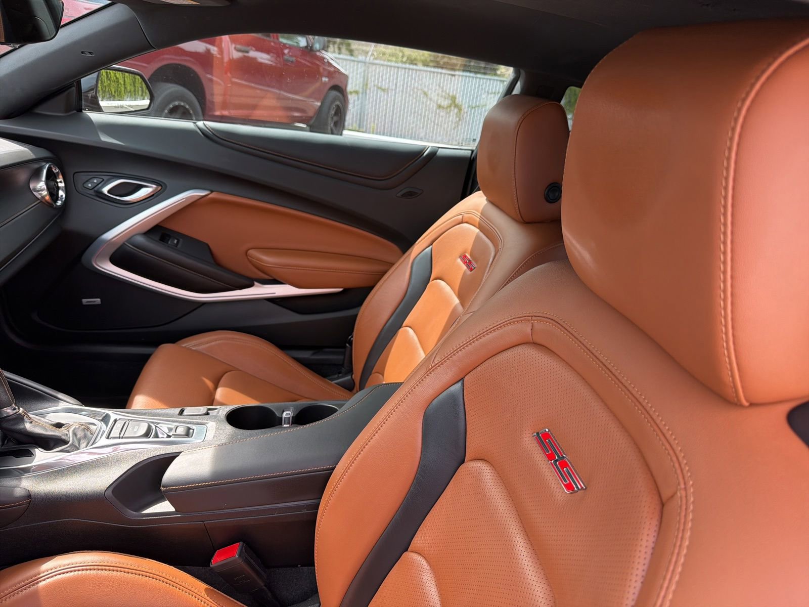 Used 2019 Chevrolet Camaro SS RWD image 8