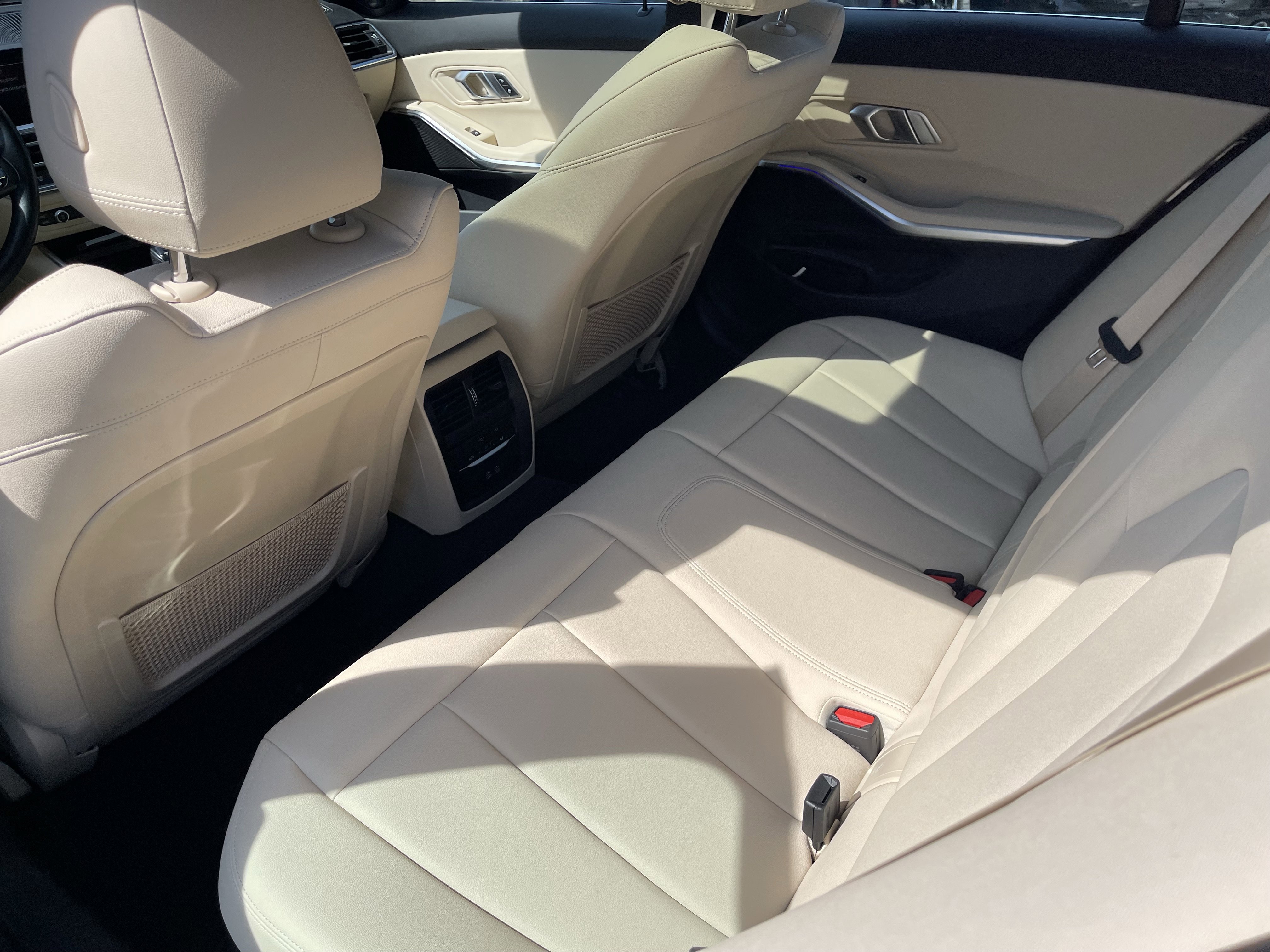 Used 2021 BMW 330i xDrive Sedan w/ Premium Package AWD/4WD image 16