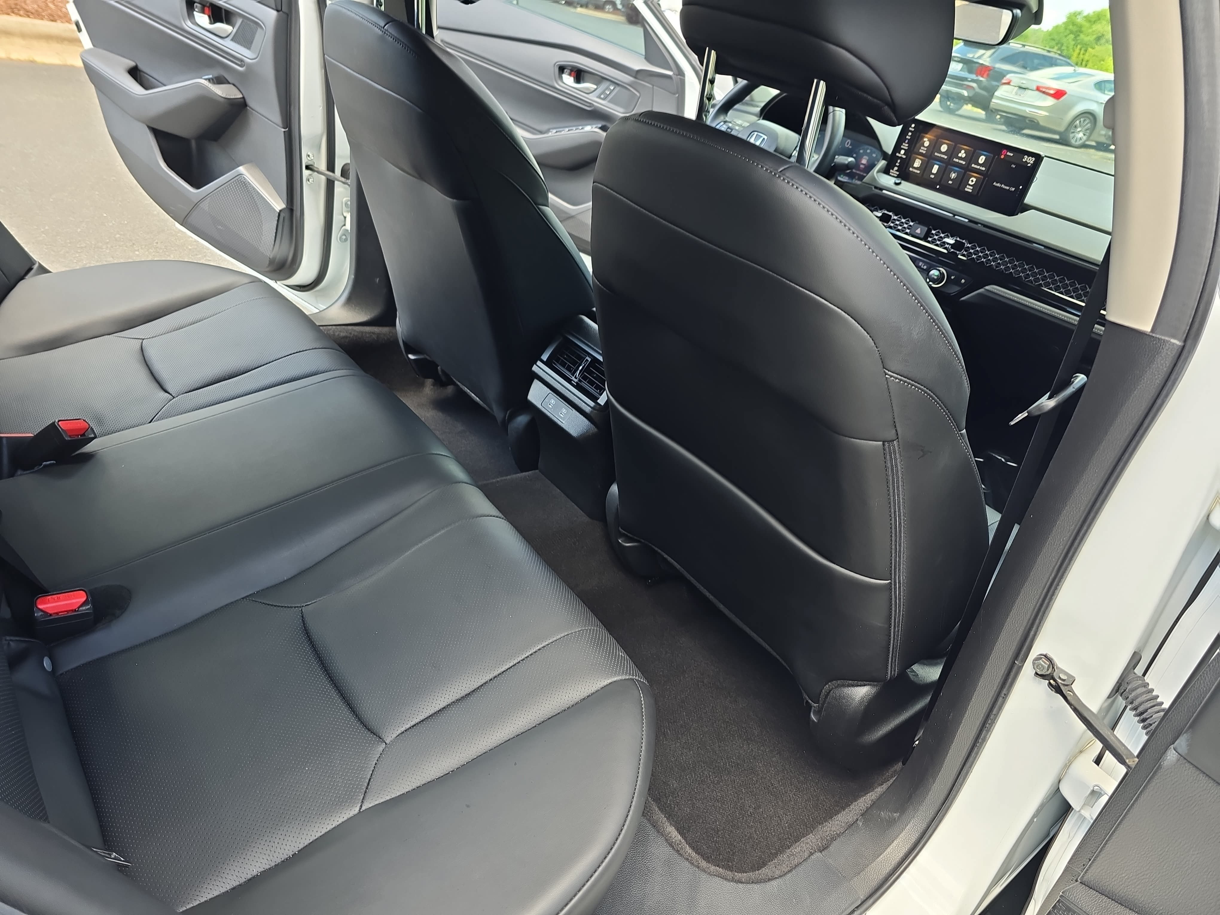 Used 2024 Honda Accord Touring image 11