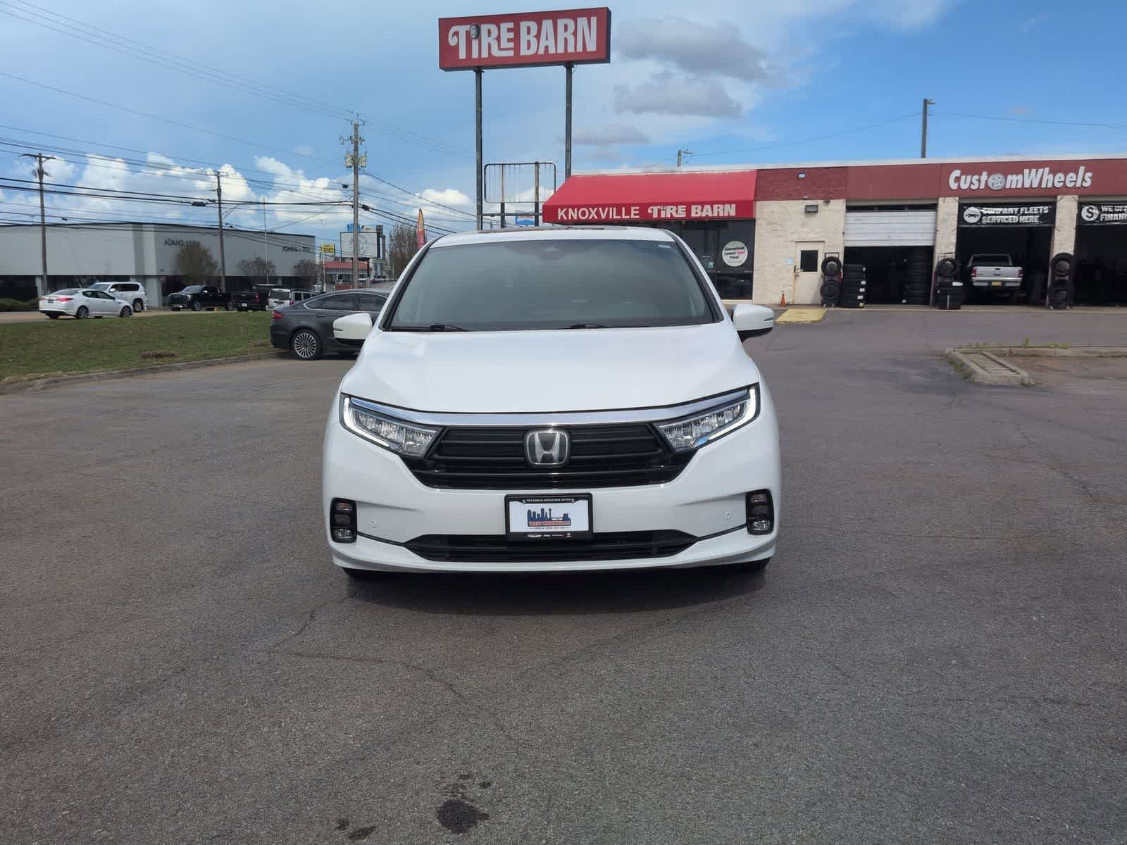 Used 2023 Honda Odyssey Elite image 3