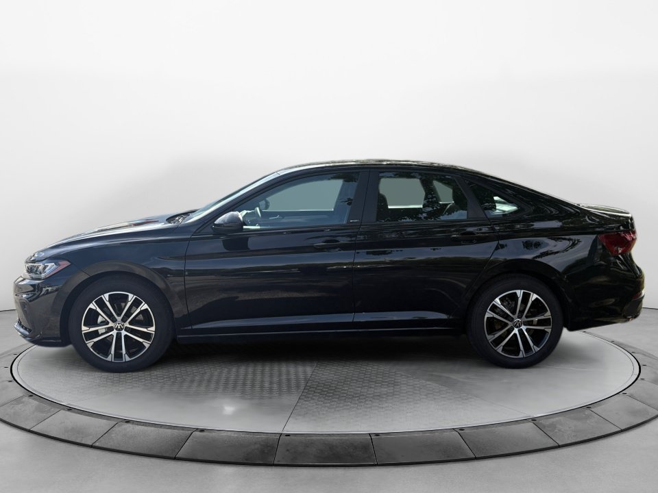 Certified 2026 Volkswagen Jetta Sport FWD image 4