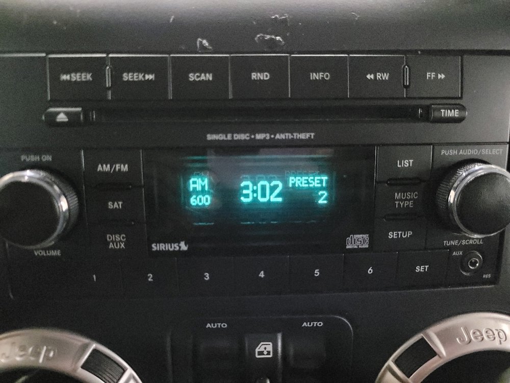 Used 2017 Jeep Wrangler Unlimited Sahara image 25