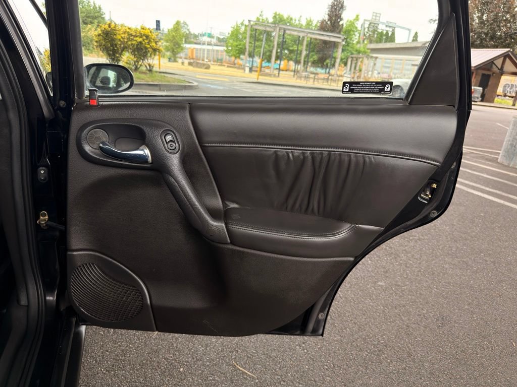Used 2001 Saturn L-Series L200 FWD image 32