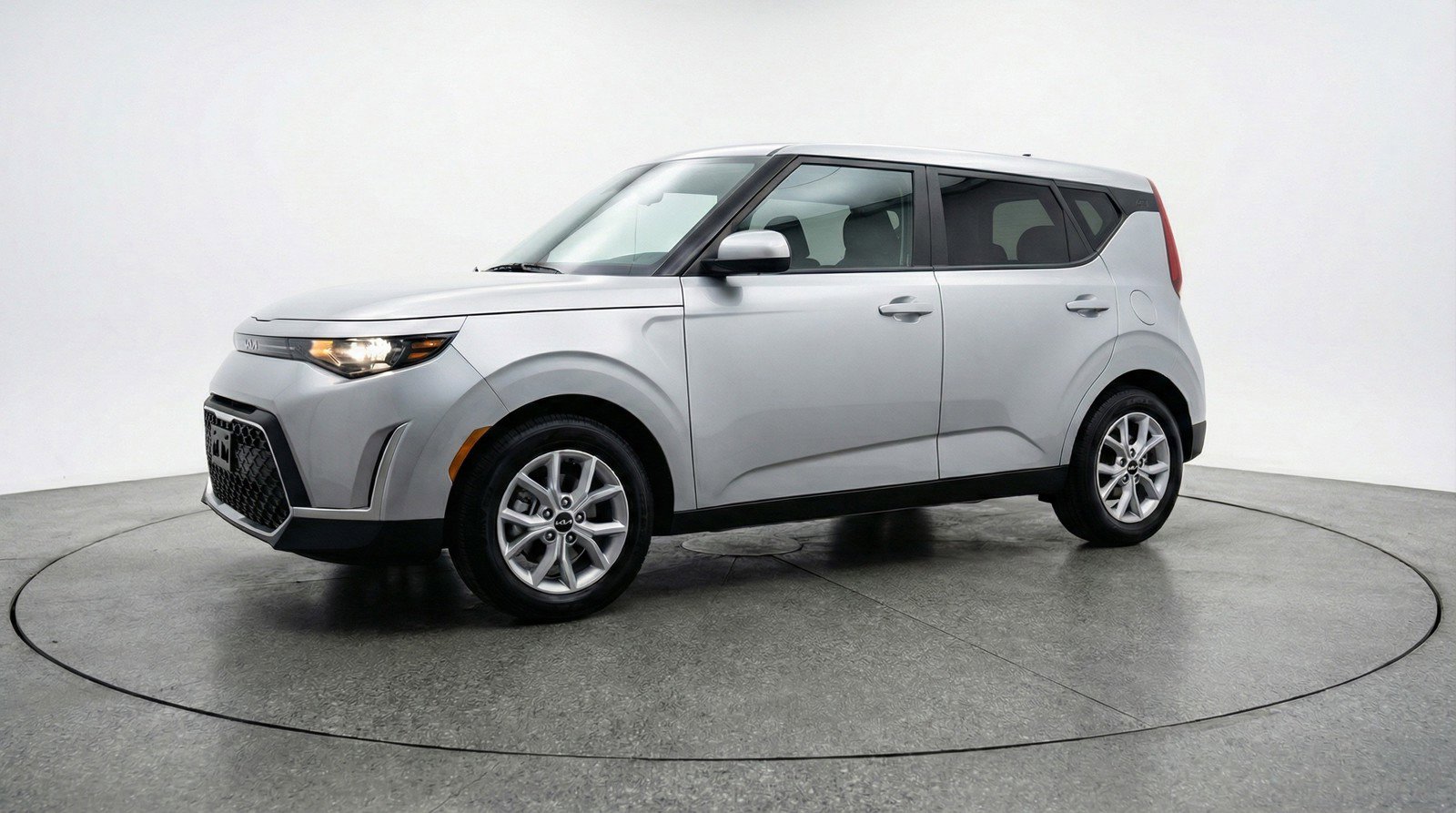 Used 2025 Kia Soul LX w/ LX Technology Package image 3