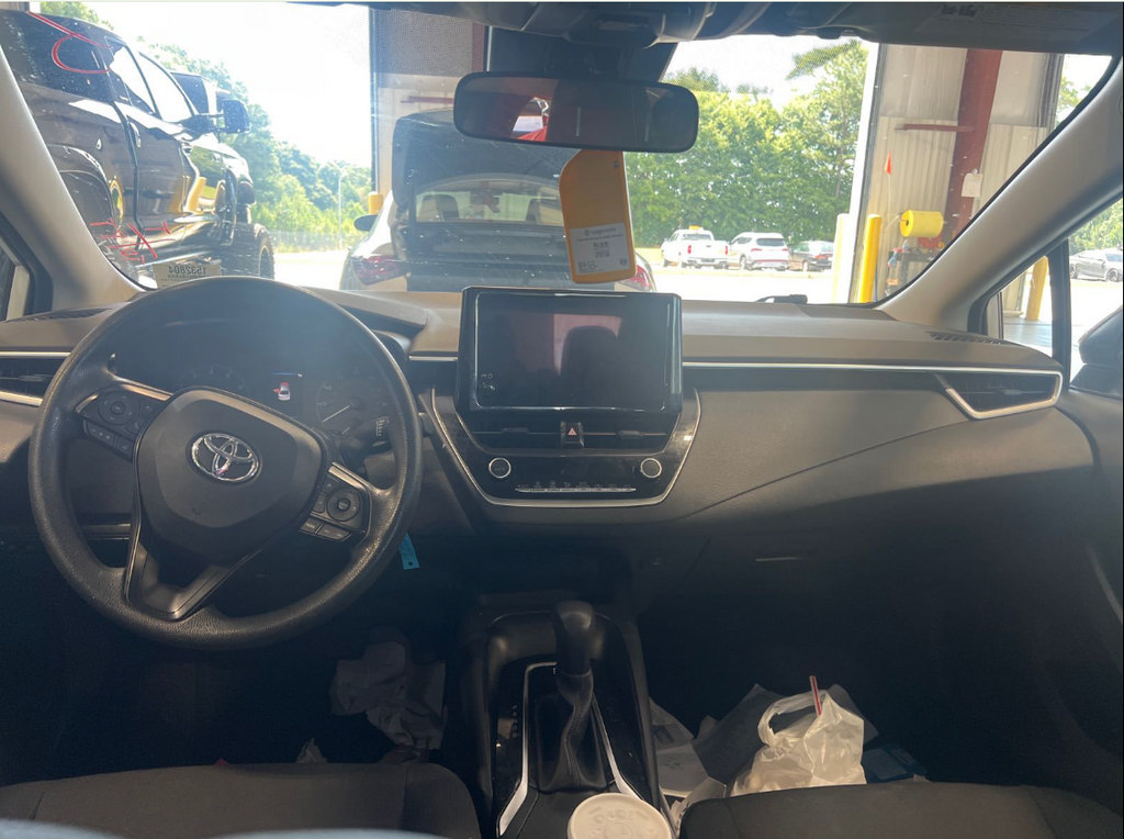 Used 2023 Toyota Corolla LE FWD image 9