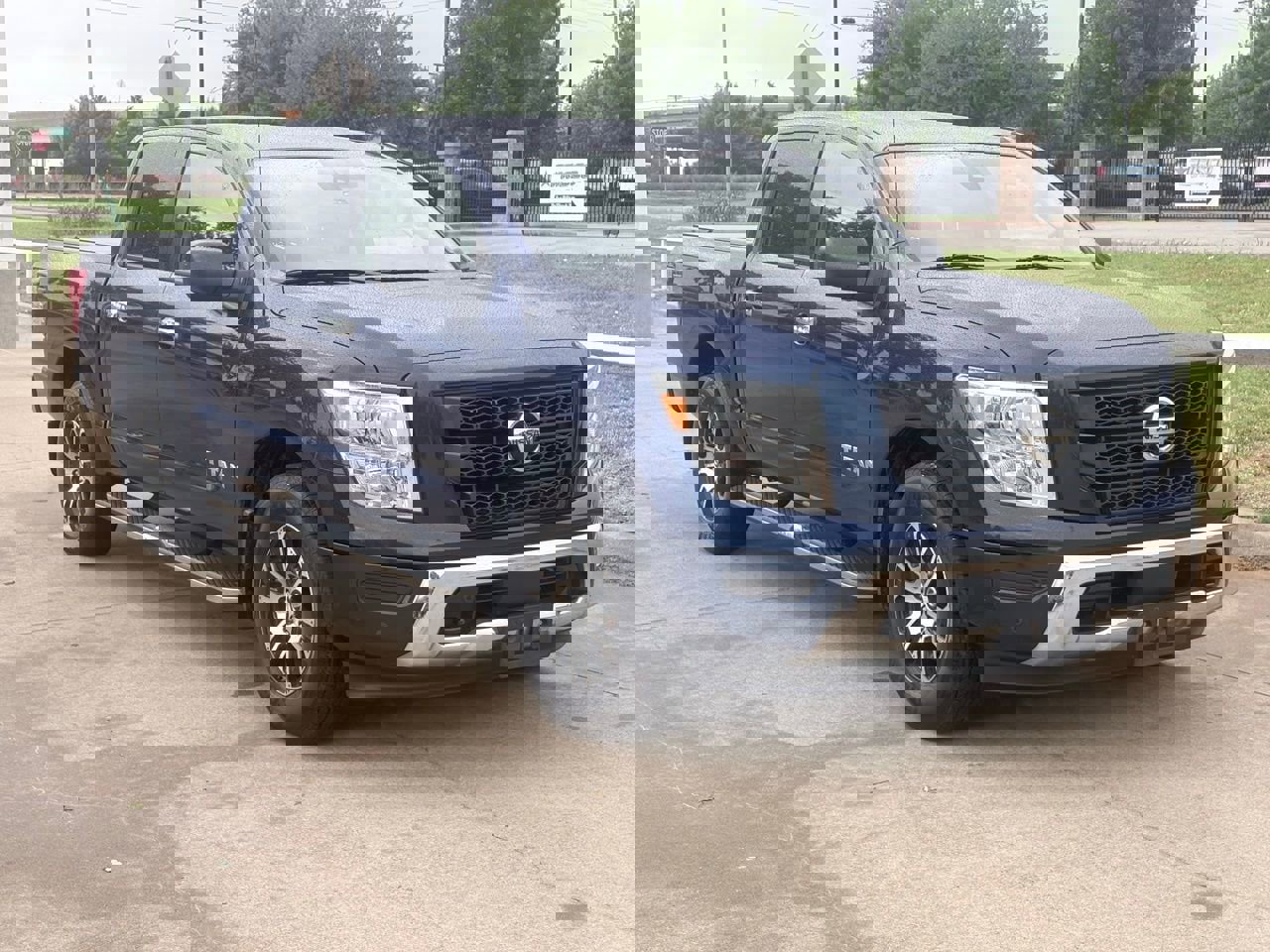 Used 2021 Nissan Titan SV w/ SV Convenience Package
