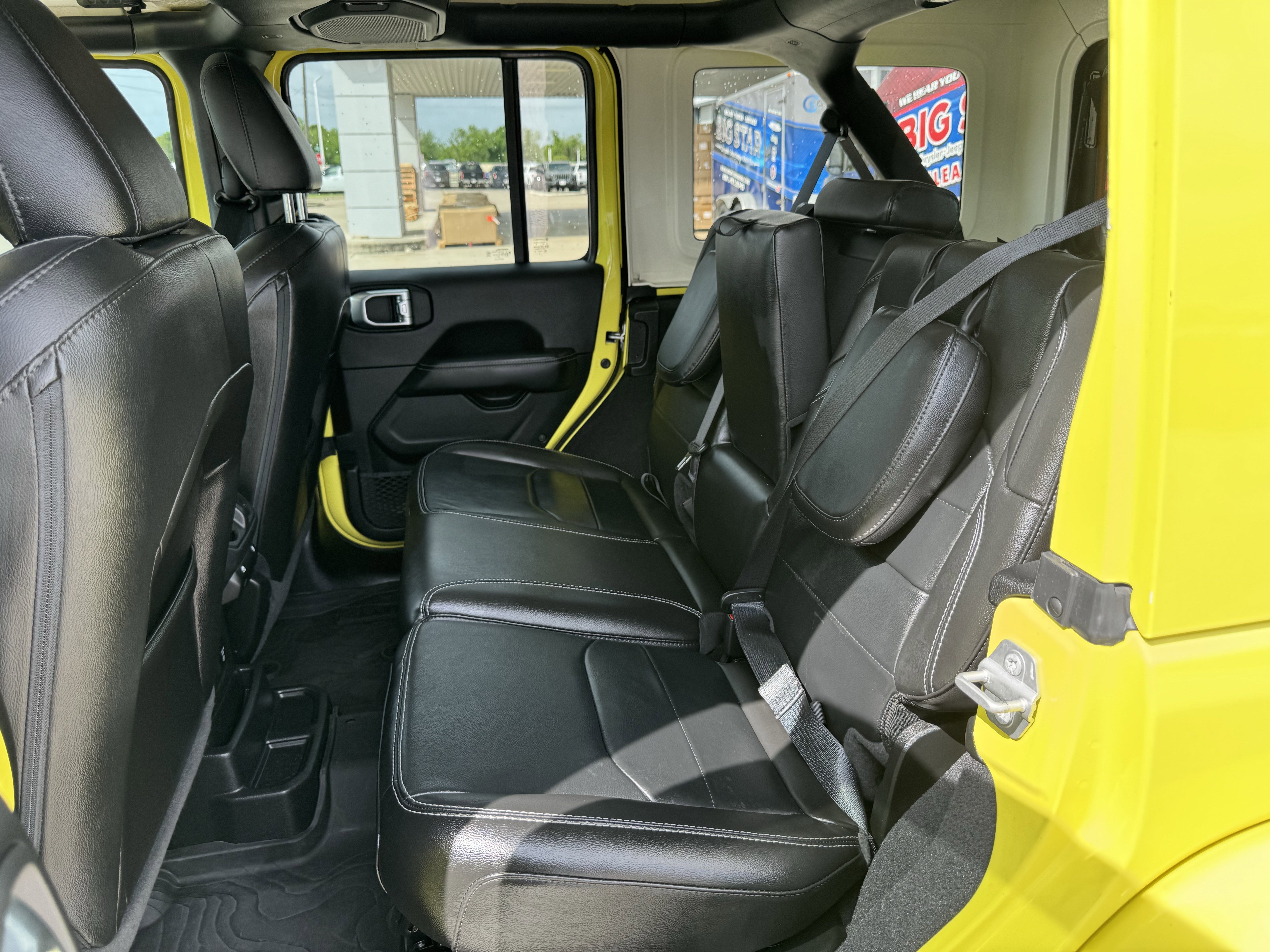 Used 2023 Jeep Wrangler Sahara AWD/4WD image 28