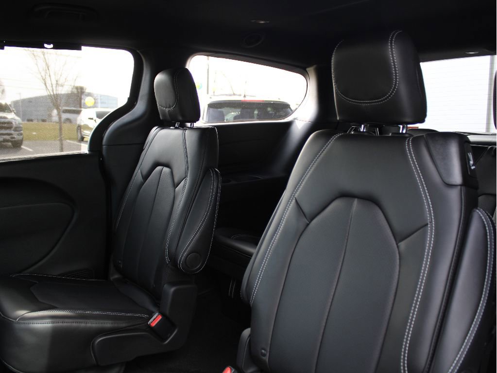 New 2026 Chrysler Pacifica Select image 31