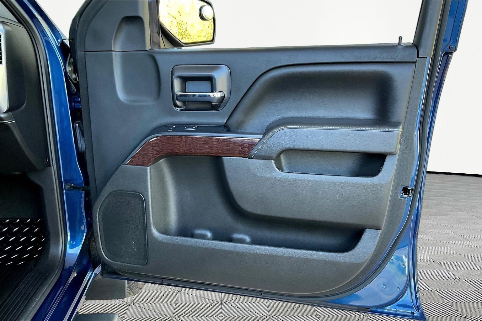 Used 2016 GMC Sierra 1500 SLE w/ SLE Value Package image 29