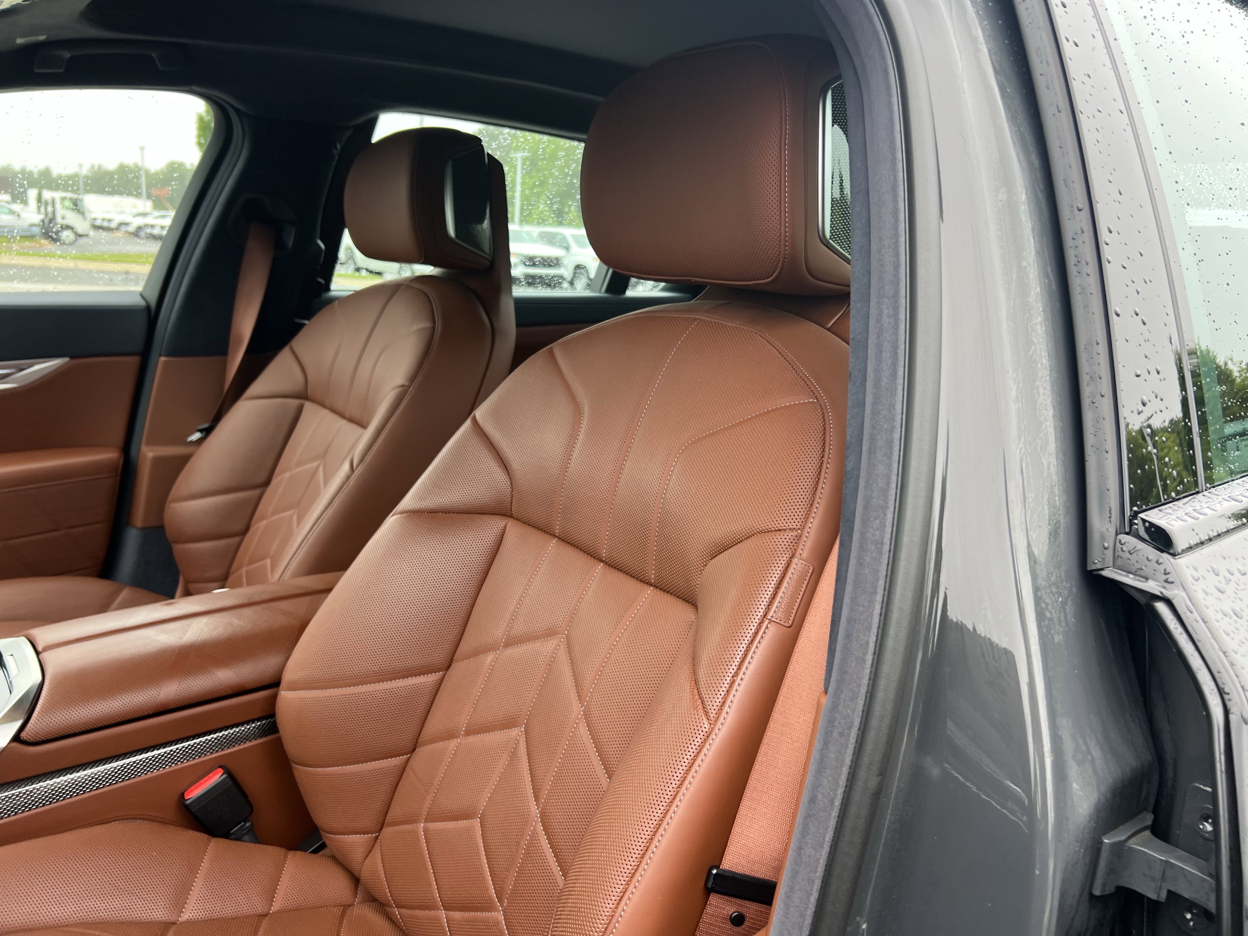 Used 2024 BMW 760i xDrive w/ Executive Package AWD/4WD image 17