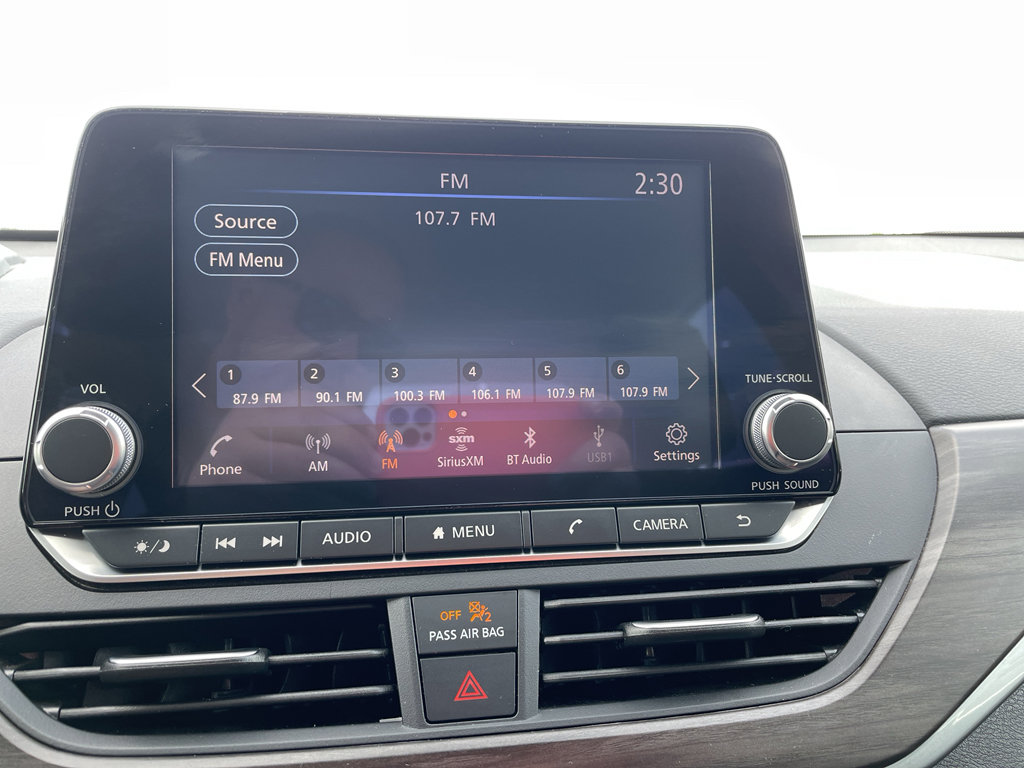 Used 2025 Nissan Altima 2.5 SV FWD image 15