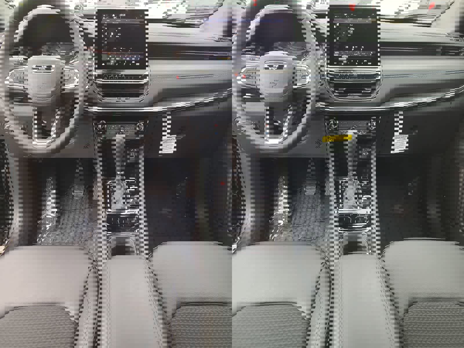 New 2026 Jeep Compass Latitude image 18