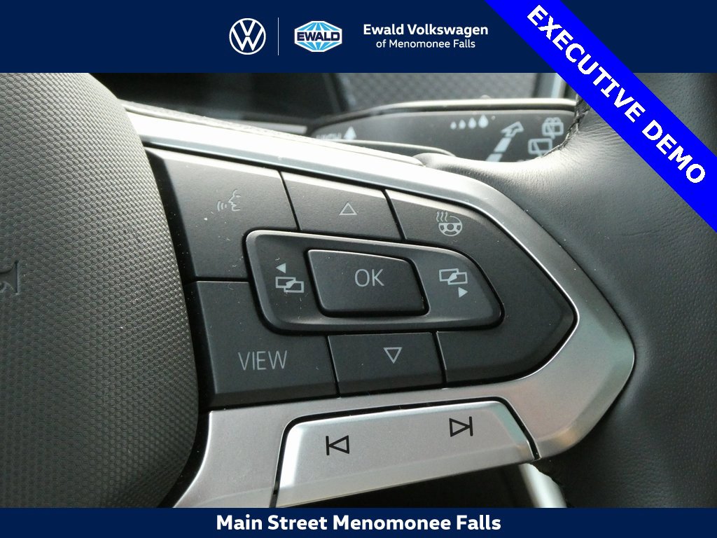 New 2025 Volkswagen Atlas Cross Sport SEL R-Line image 15