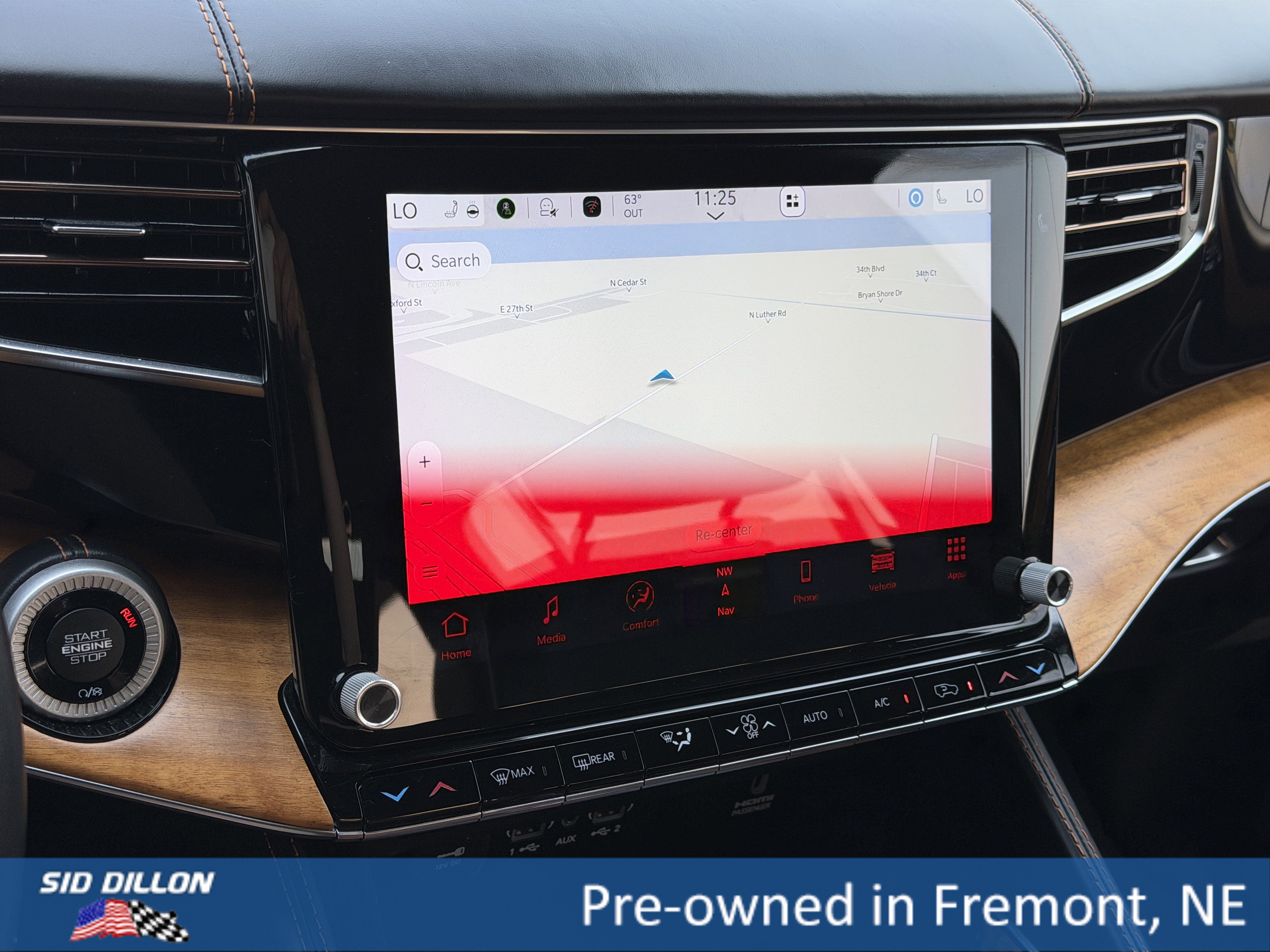Used 2023 Jeep Grand Wagoneer Series III AWD/4WD image 11