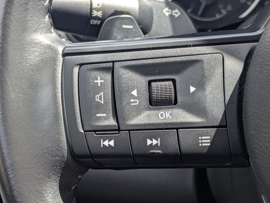 Used 2025 Nissan Pathfinder SV AWD/4WD image 24