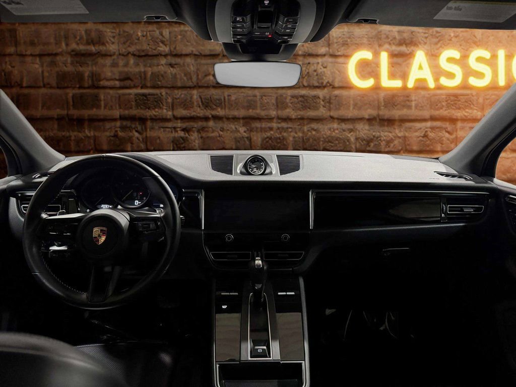 Used 2024 Porsche Macan image 20