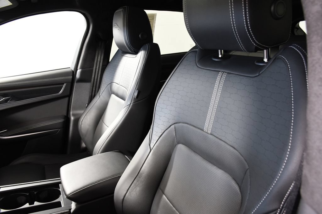Used 2026 Jaguar F-PACE R-Dynamic S AWD/4WD image 17