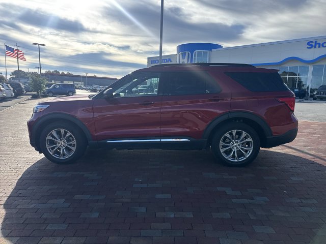Used 2020 Ford Explorer XLT w/ Equipment Group 202A AWD/4WD image 5