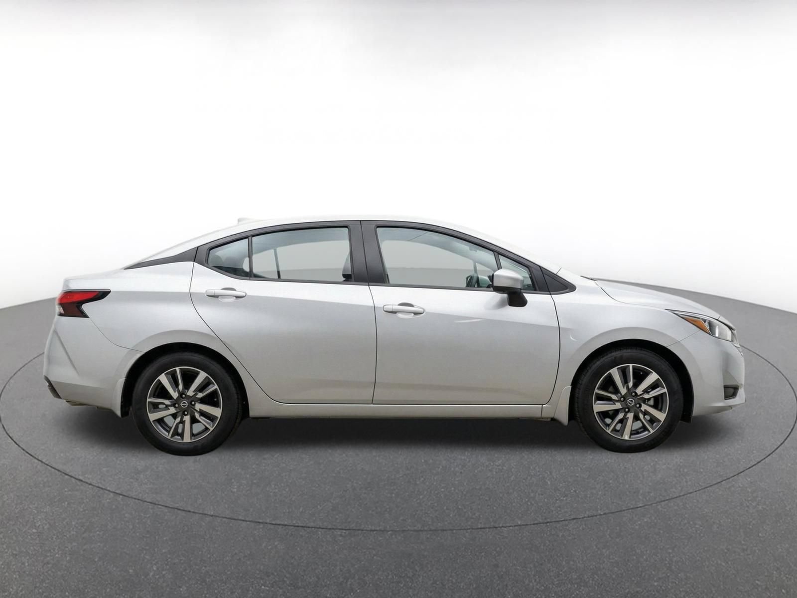 Used 2025 Nissan Versa SV FWD image 8